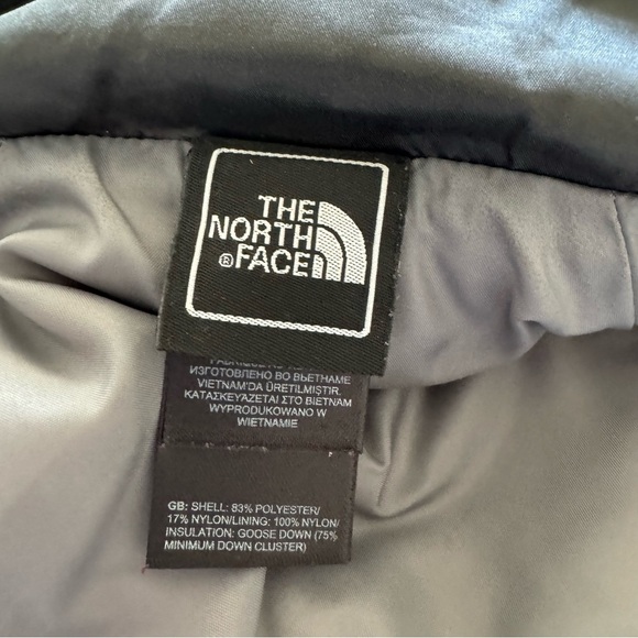 The North Face Women's Aconcagua 550 Fill Goose Down Puffer Vest Black Charcoal - Picture 8 of 8